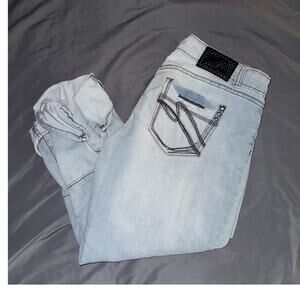 Klip Jeans Capri Stretch Light Wash Blue Denim Jeans Rhinestone Studded 5-Pocket
